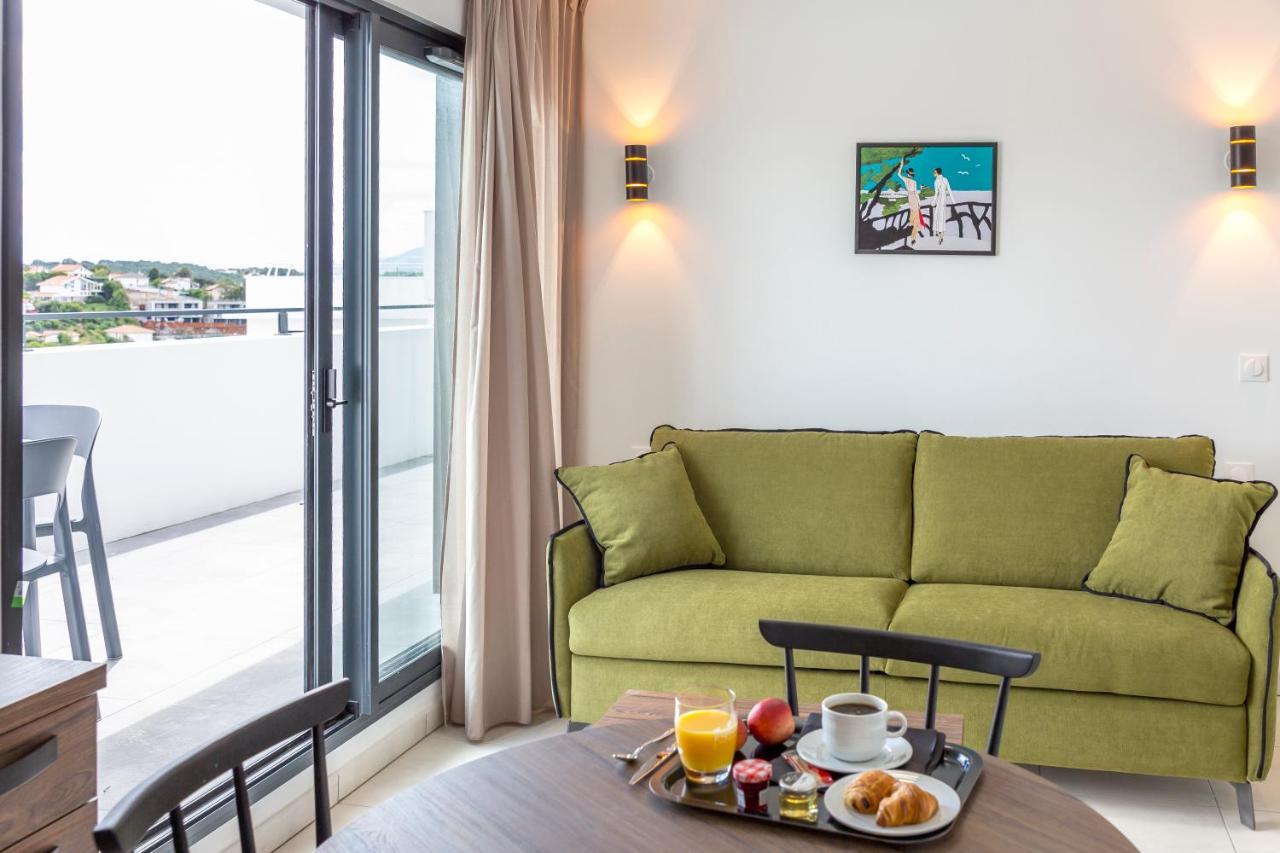 Nemea Appart Hotel Les Hauts De Milady Biarritz Exteriör bild